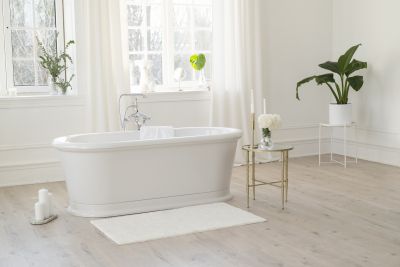 Compact Japanese Tub